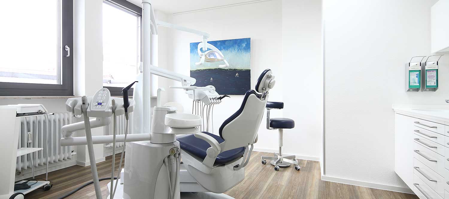 Zahnarzt Reutlingen - Gössel - ein Behandlungszimmer der Praxis